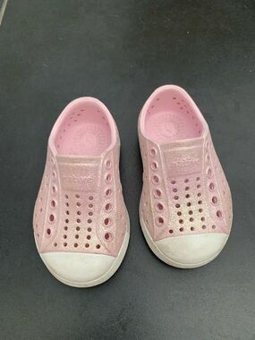 Native Kids Pink Sparkle Slip-On Water-Friendly Shoes, Jefferson style